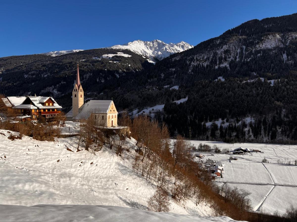 Casa Job - Gasthaus - Sauna, Whirlpool - Trun Dış mekan fotoğraf