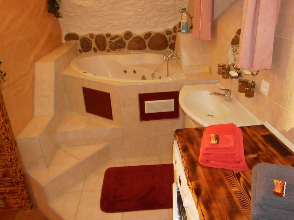 Casa Job - Gasthaus - Sauna, Whirlpool - Trun Dış mekan fotoğraf