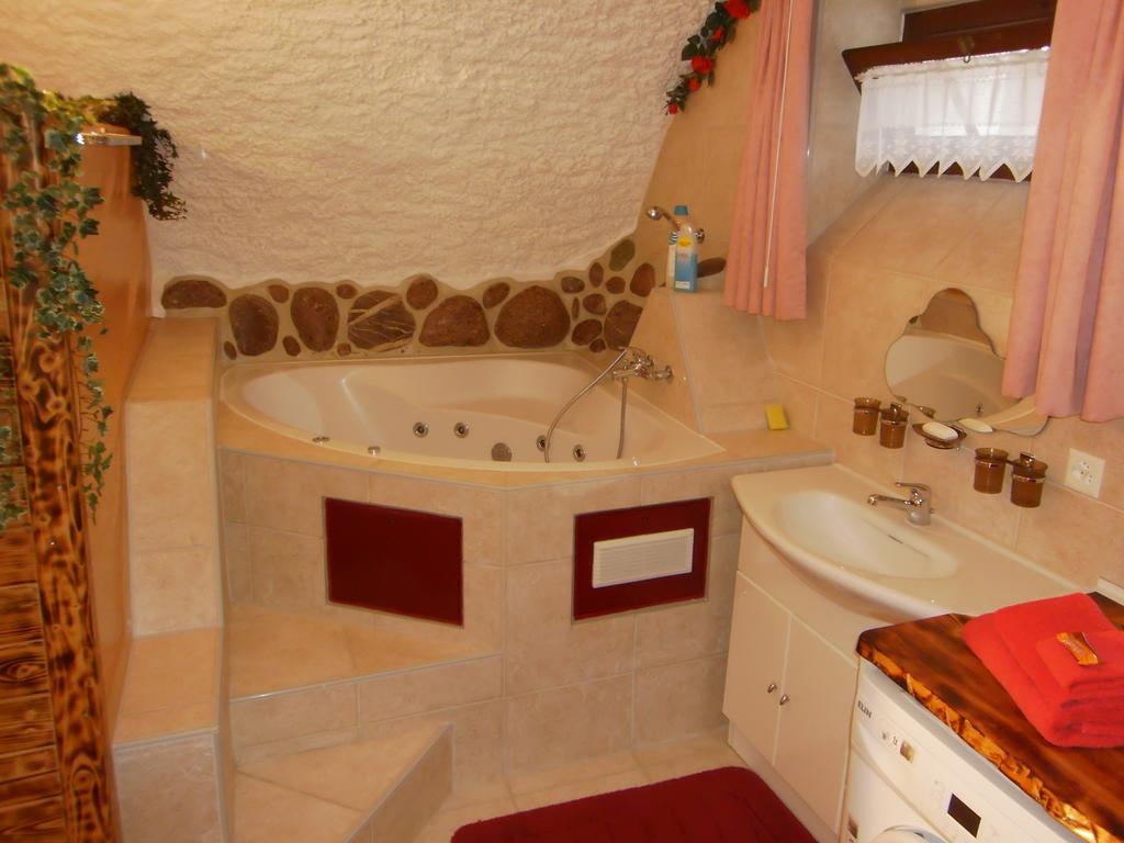 Casa Job - Gasthaus - Sauna, Whirlpool - Trun Dış mekan fotoğraf